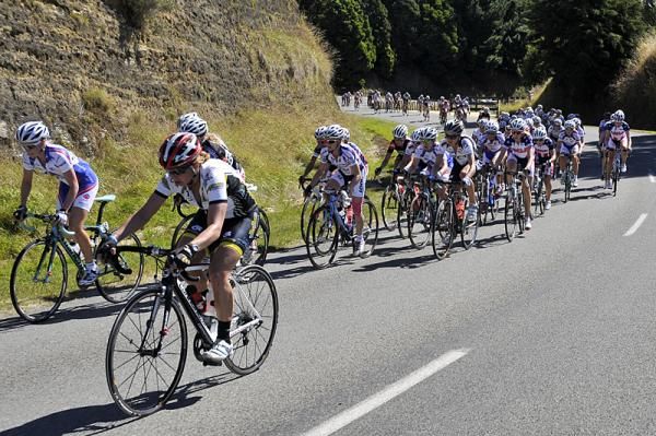 Riders tackle the first obstacle of the day, one of two climbs on Pakaraka Rd.