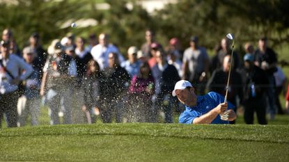 Tony Romo hits bunker shot