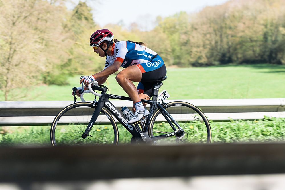 Carmen Small (Cerv&eacute;lo Bigla) attacks - Fl&egrave;che Wallonne Femmes