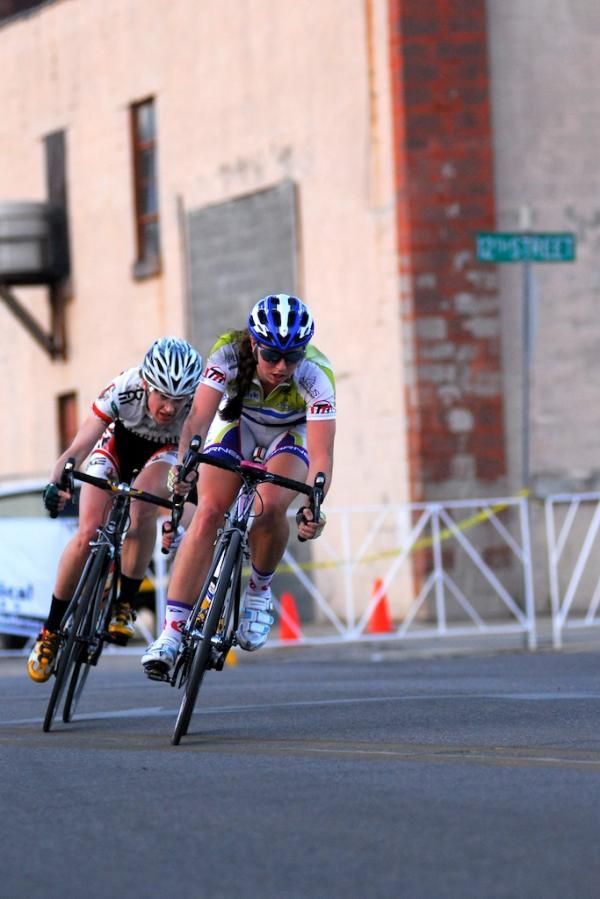 Jackie Crowell (Team Type 1) leads her companions through a corner