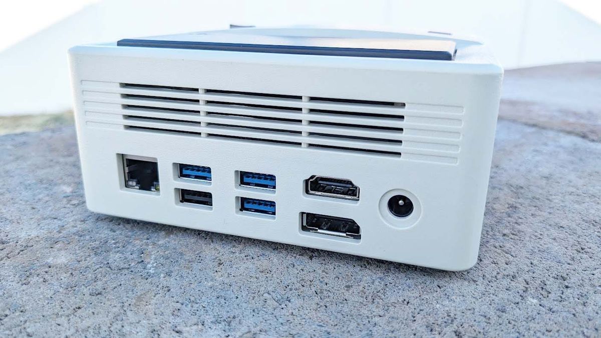 AYANEO Retro Mini PC AM01 ports.