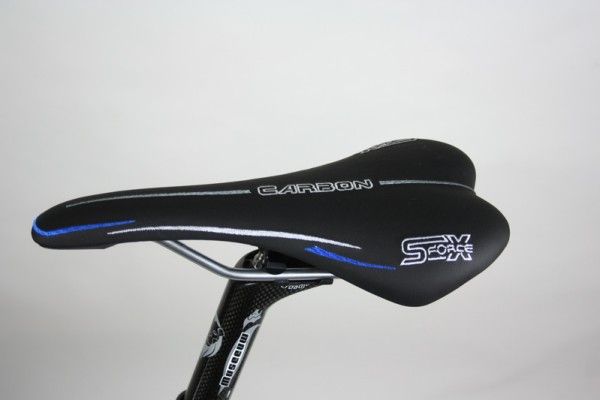 The SX-Force saddle was comfortable enough but surely a cromoly railed seat has no place on a frame of this quality