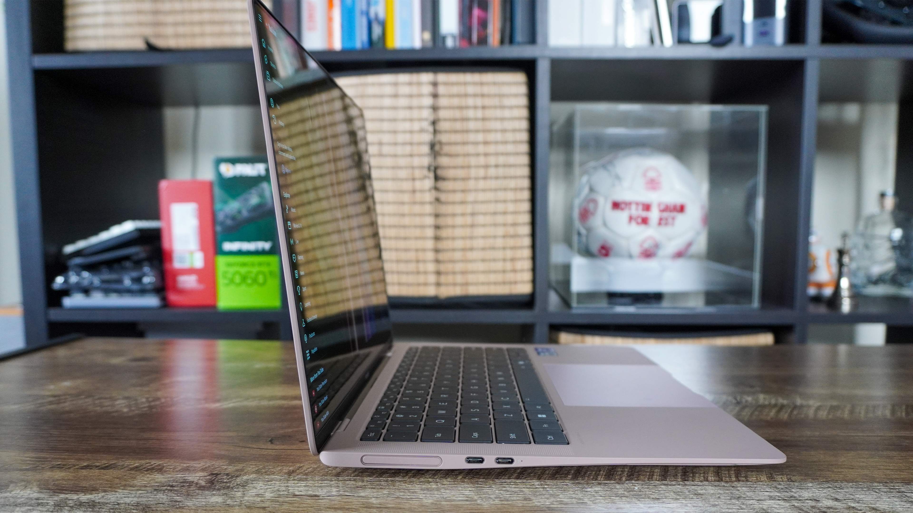 Honor MagicBook Art 14 (2025)