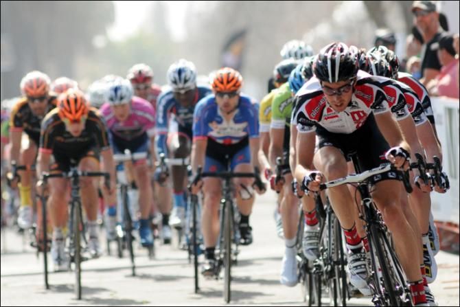 Winner Ken Hansen was keeping his eyes on BISSELL&sup1;s Jeremy Vennell with 2 to go.