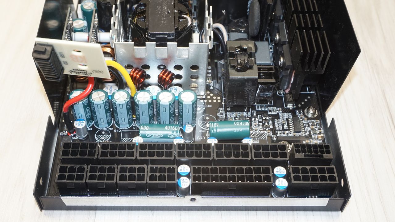 Lian Li Edge Gold EG1000G ATX 3.1