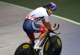 Mark Cavendish on his pursuit bike in Manchester