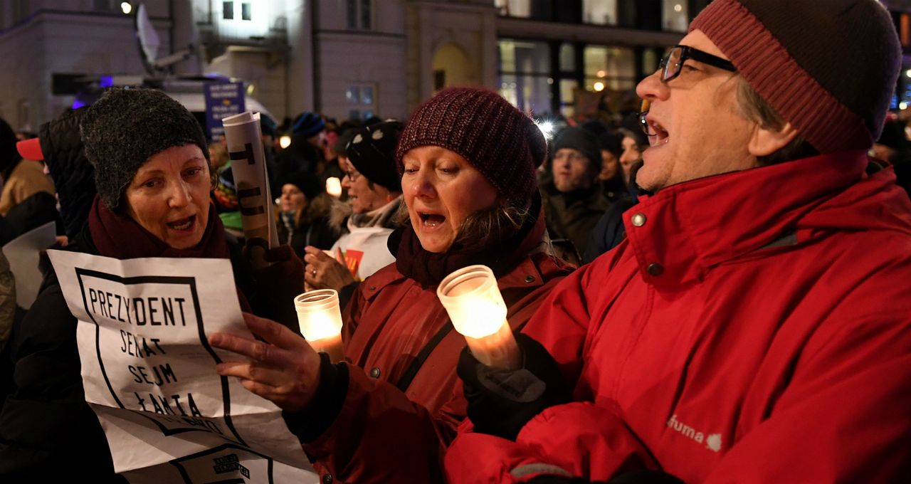 poland_protest.jpg