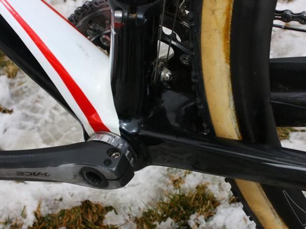 The stoutly reinforced bottom bracket area connects to wishbone-style chain stays.