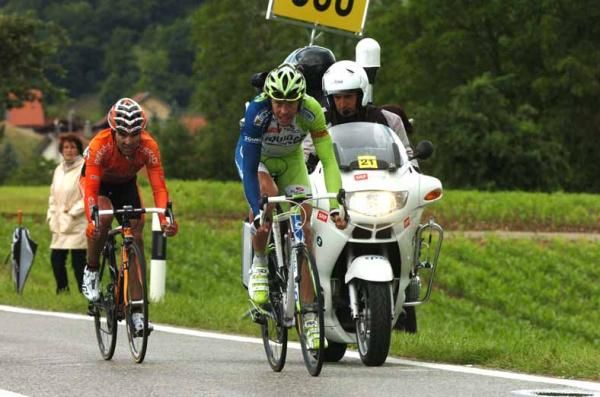 Daniel Oss (Liquigas-Cannondale) sets the pace in the break.