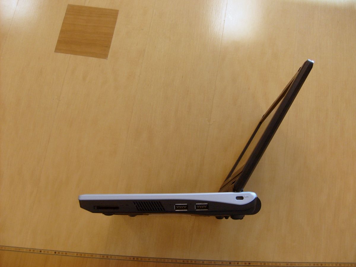Toshiba NB100 Netbook
