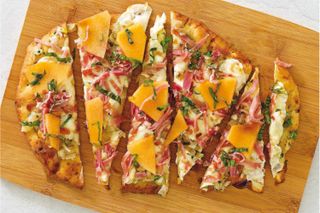 Topped flatbread made from healthy frozen foods