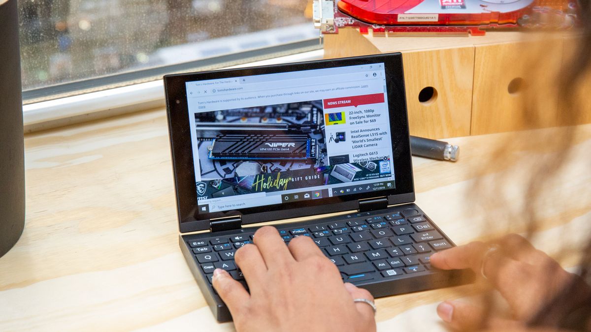 Peakago 7-inch Mini Laptop Hands-On: Know When to Fold ‘Em | Tom's Hardware