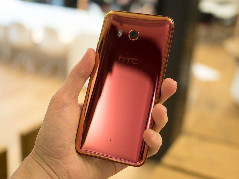 HTC U11 red
