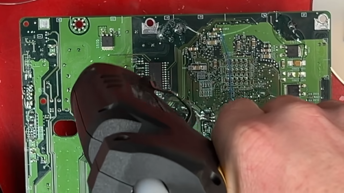 A screenshot from James Channel's video turning an Xbox Original portable