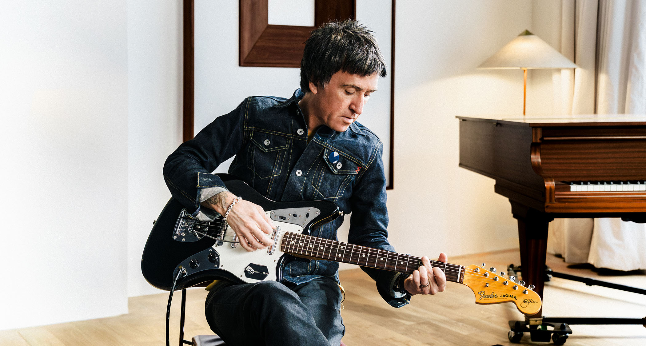 Johnny Marr demoes his new signature Jaguar Special with its trio of custom-wound lipstick pickups.