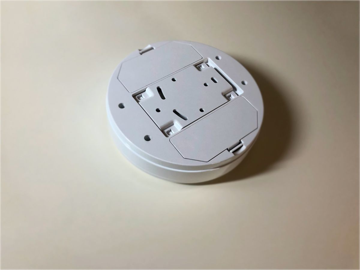 Roomme Sensor back view with mount attached
