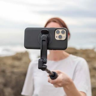 Quad Lock Mag Case & Tripod/Selfie Stick