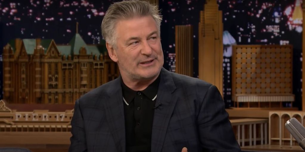 Alec Baldwin Deletes Twitter After Wifes Heritage Scandal And The Crowns Gillian Anderson Is