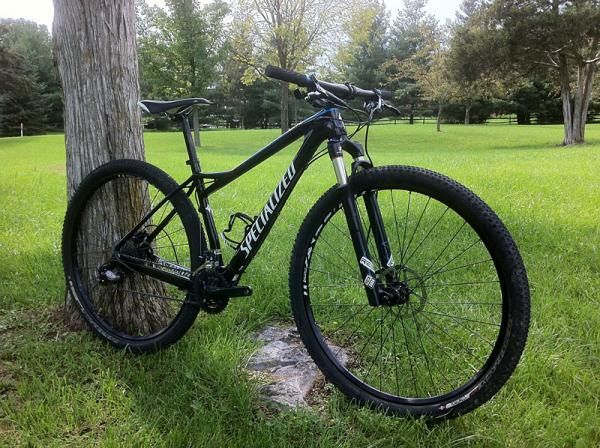 The Specialized Fate Comp 29er looks sleek and stealthy in black