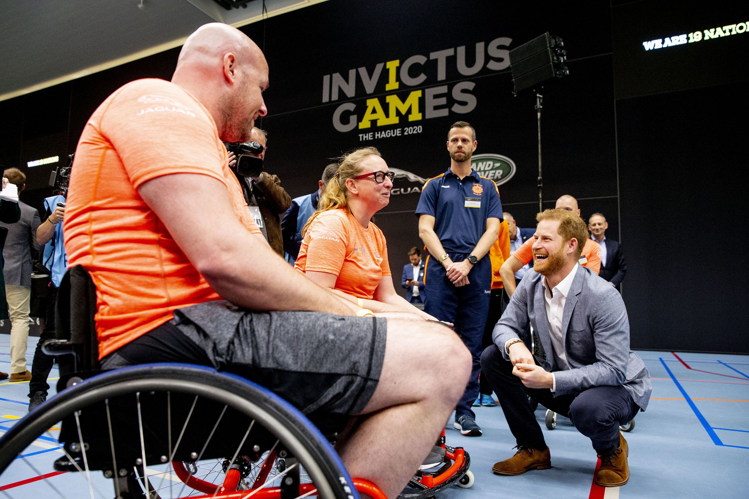 Prinz Harry, Herzog von Sussex, begrüßt die Athleten beim Auftakt der Invictus Games am 9. Mai 2019 in Den Haag, Niederlande.