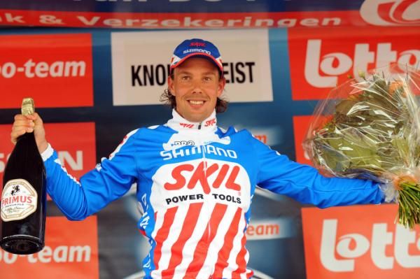 Stage winner Kenny Robert Van Hummel (Skil - Shimano) on the podium.
