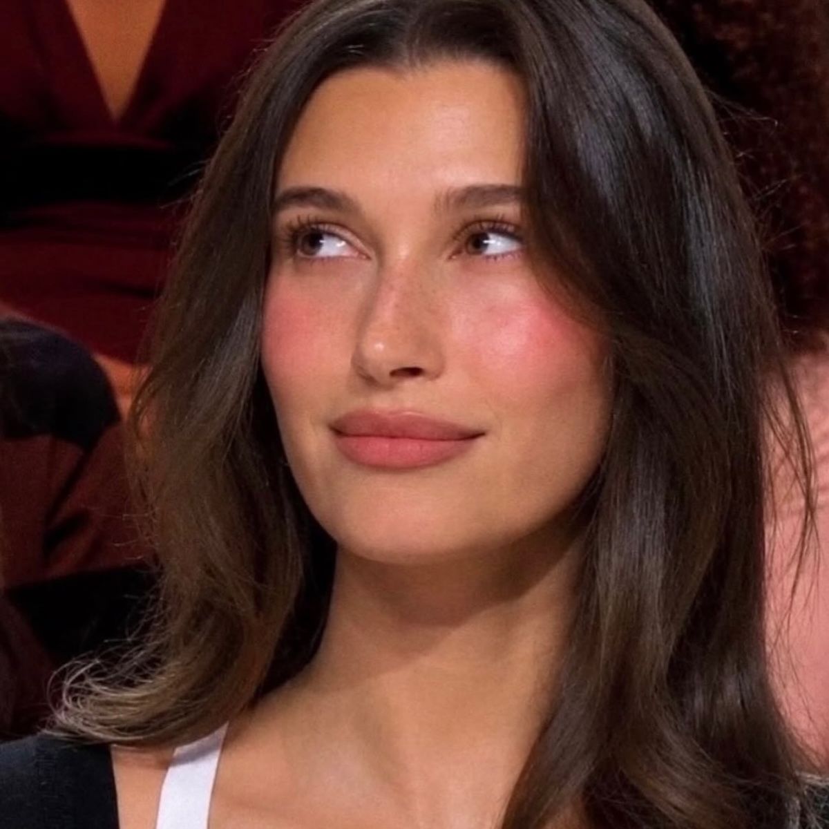 Hailey Bieber’s Internet-Viral “Quotidien” Makeup, Explained Hailey Bieber’s Internet-Viral “Quotidien” Makeup, Explained