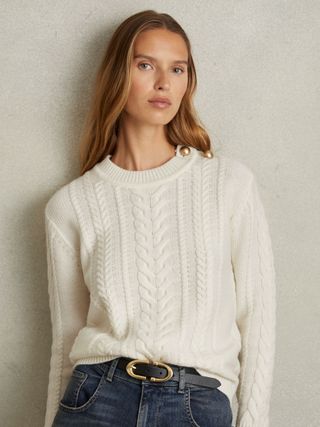 Wool-Cashmere Cable Knit Jumper in Cream