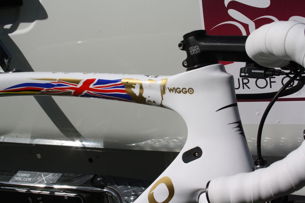 Wiggins' road bike has been adapted for the 10.9km test in Qatar