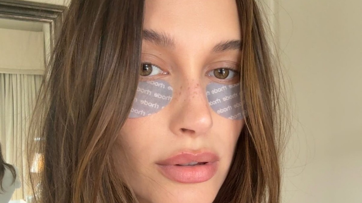 Hailey Bieber wearing Rhode&#039;s new Peptide Eye Prep patches