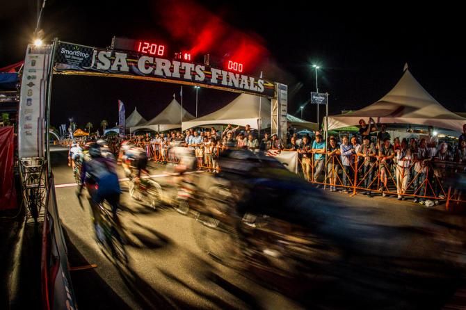 Good crowds for tonights race in Vegas.