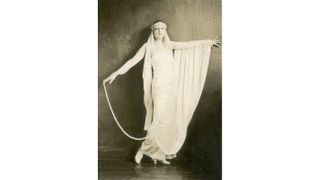 1.dolores_1919_courtesy_private_collectioncjames_abbe_archive.jpg