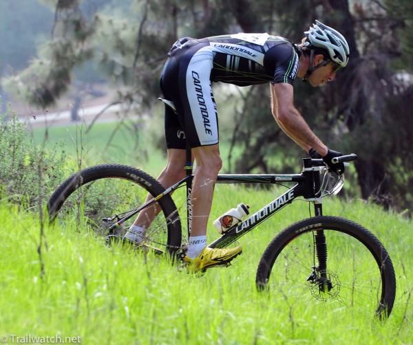 Jeremiah Bishop (Cannondale) descending through the grass