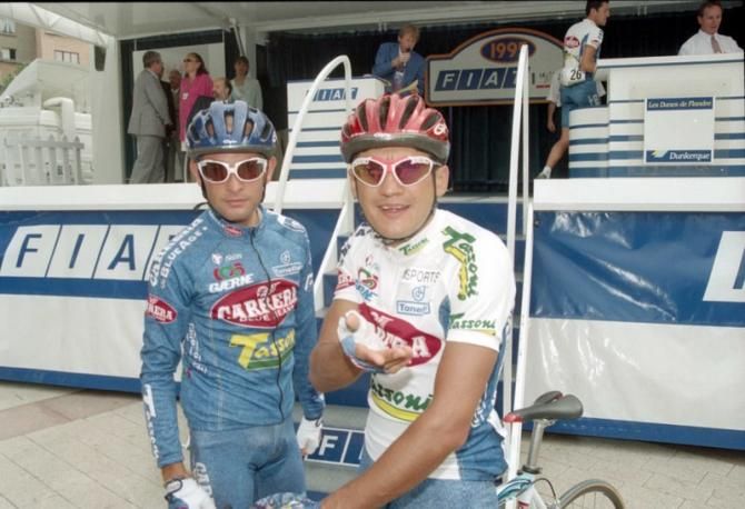 Marco Pantani and Claudio Chiappucci (Carrera Tassoni) at the start of stage 6 in Dunkerque