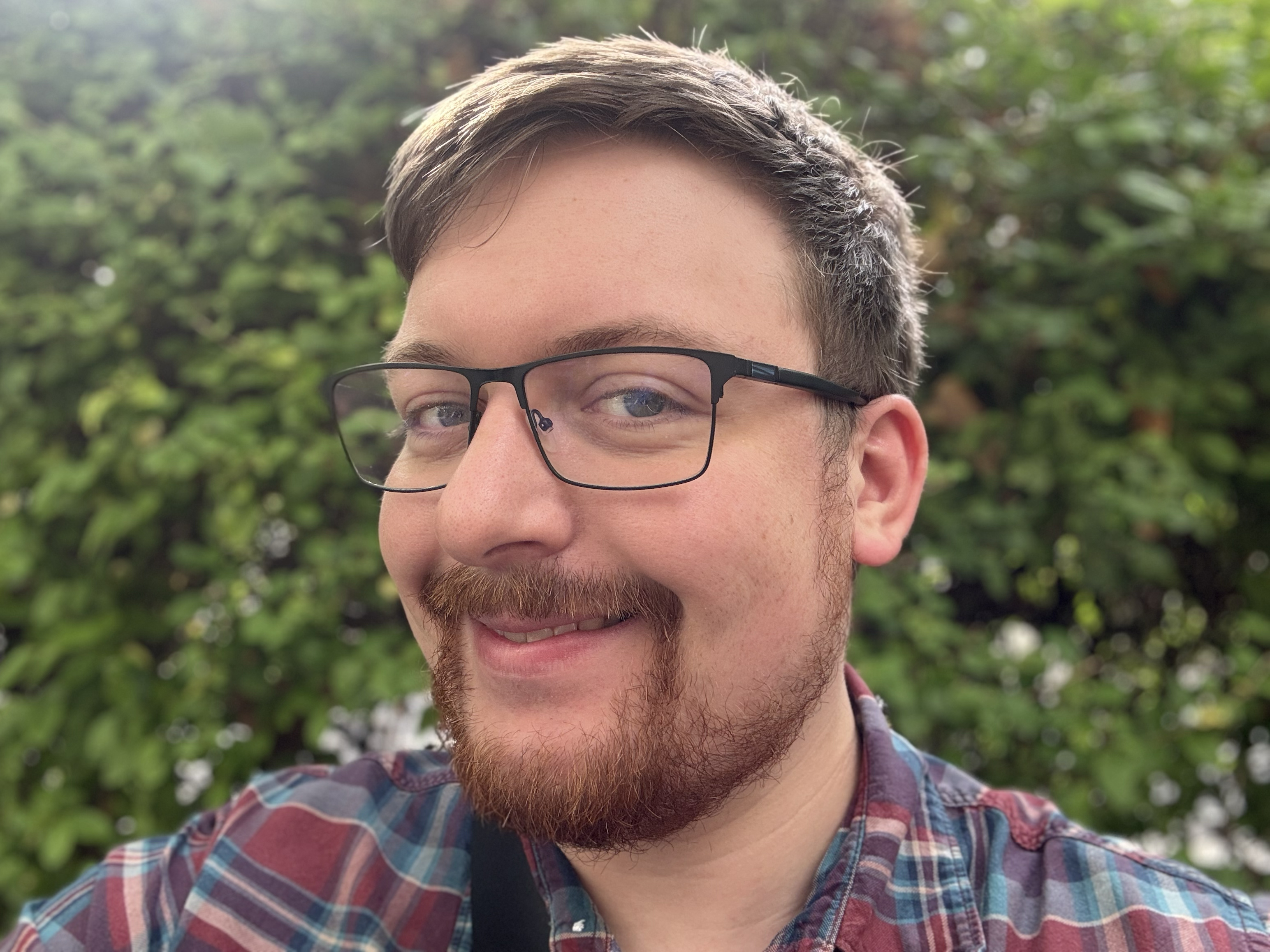 iPhone 16 Pro Max portrait selfie
