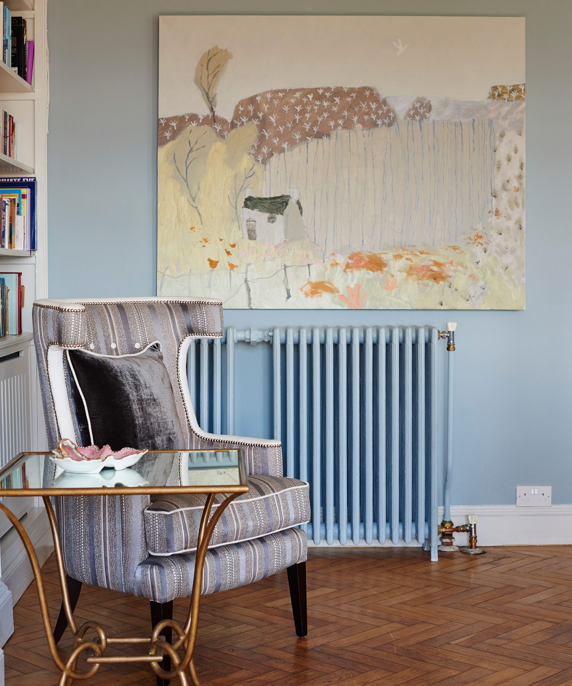 How to paint behind a radiator