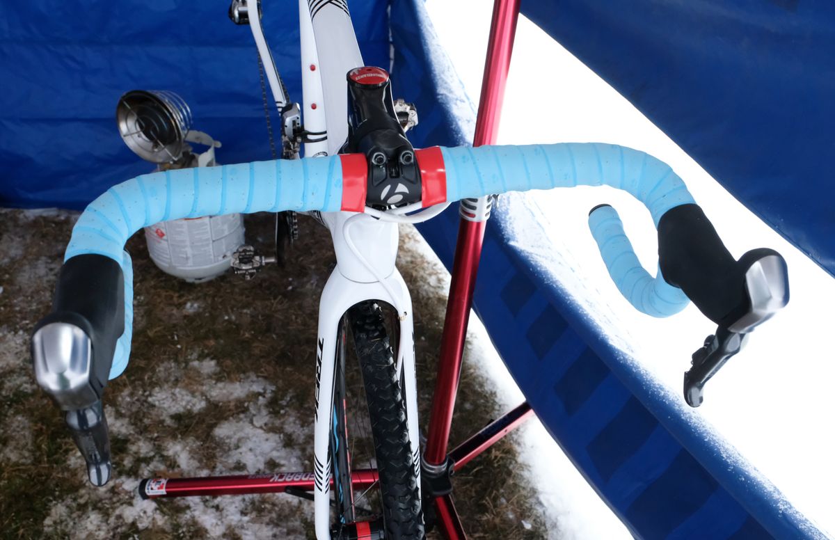 Compton uses Clement tyres, PDX in the front