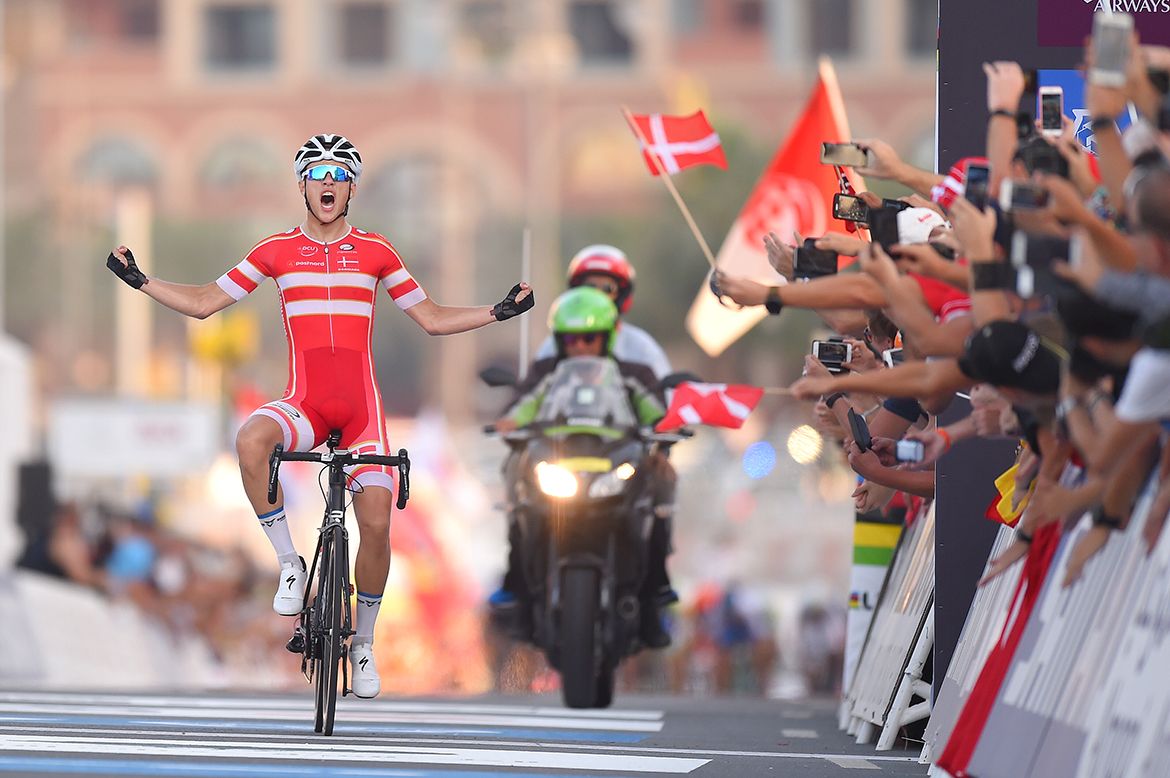 Jakob Egholm (Denmark) wins the junior men's Worlds road race