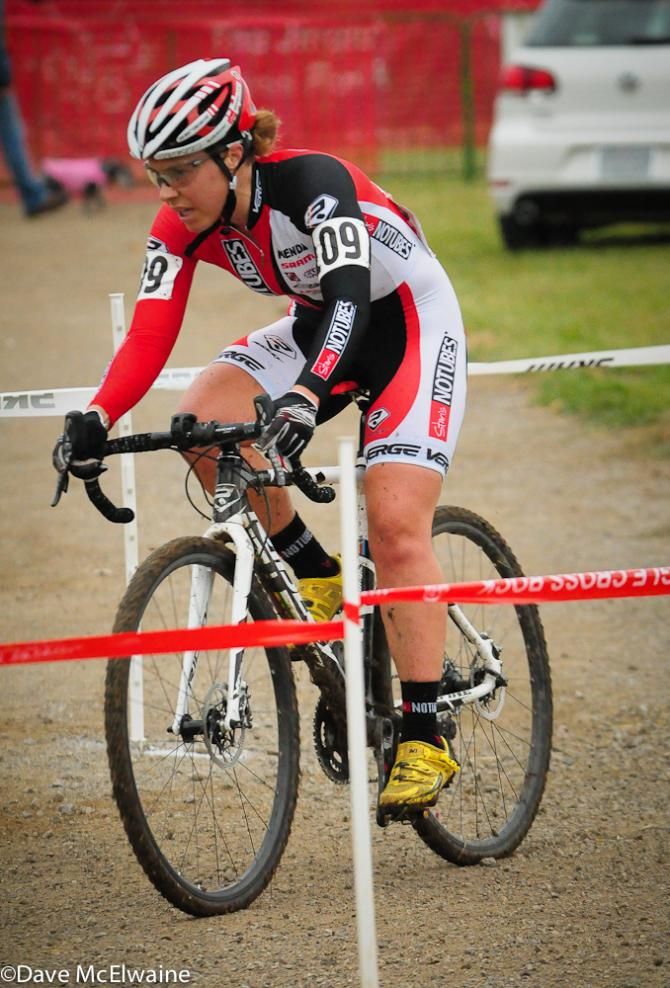 Amanda Carey (Stan's NoTubes) with one lap to go