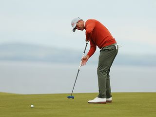 Adam Scott putting at the Genesis Scottish Open 2024