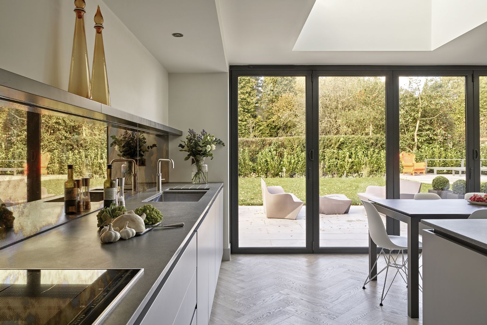 Bifold Doors Choose And Install Top-hung And Bottom Rolling 