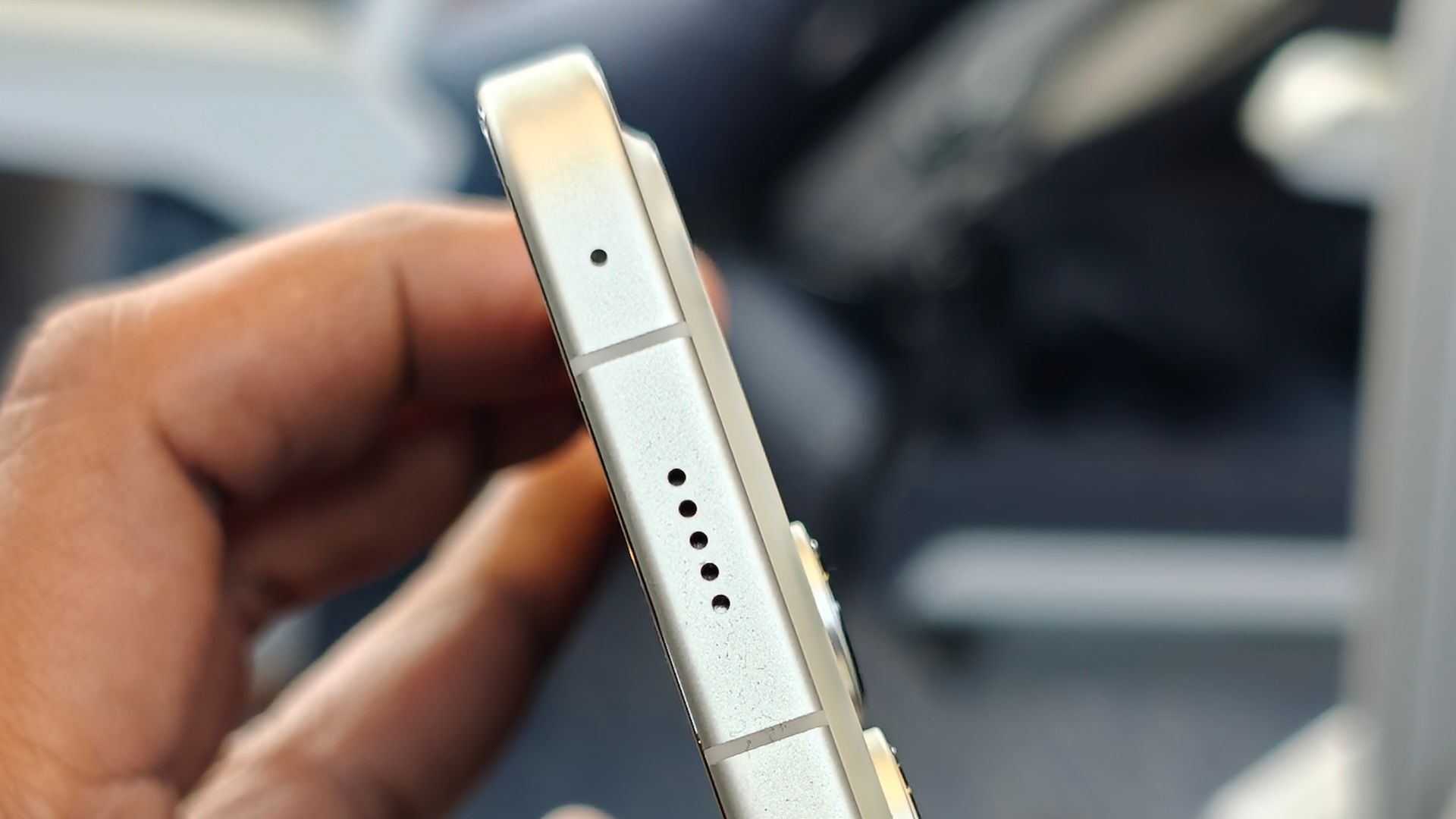 Honor 600 Pro in black, white and orange