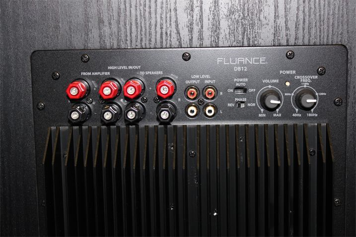 All the controls are located on the Fluance DB12&rsquo;s back panel.