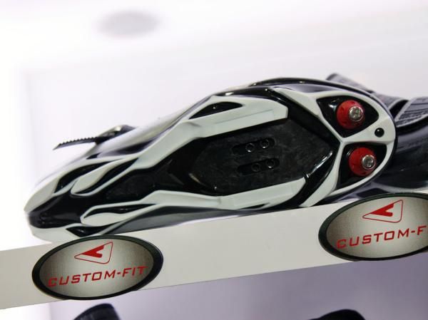 The updated Shimano SH-M315 sole features more rubber to reduce the chance of slipping a pedal.