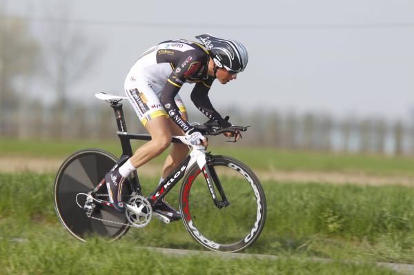 Luca Ascani (D'Angelo &amp; Antenucci - Nippo) shows off his power.
