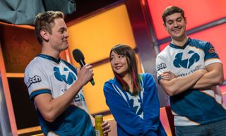 Eloise with Tempo Storm owner Reynad (left) and team mate VLPS (right), via Red Bull Esports.