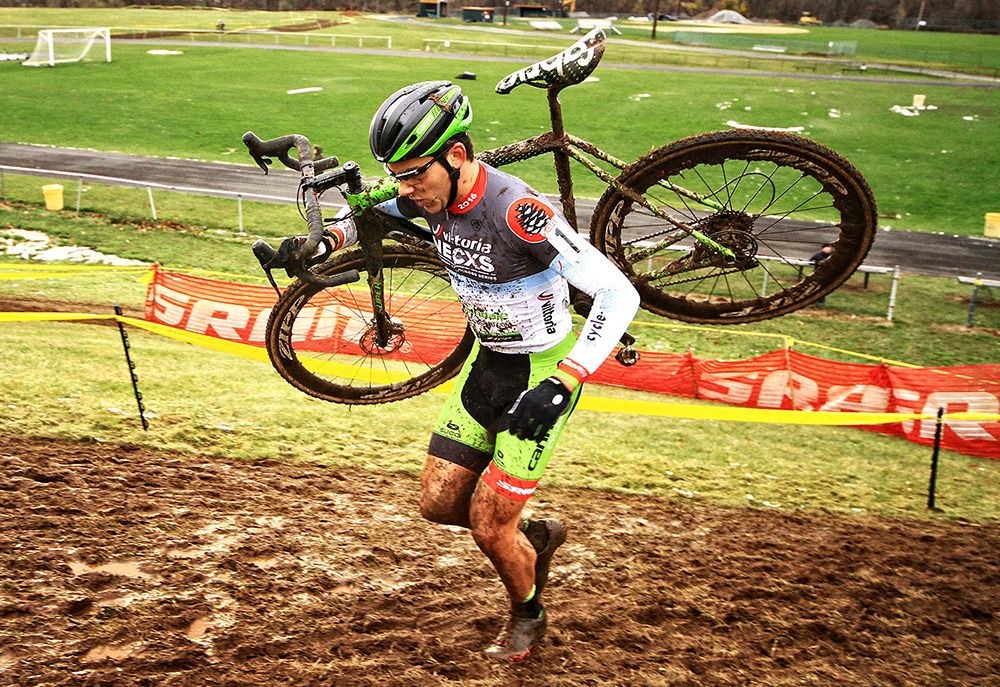 Curtis White (Cannondale p/b Cyclocrossworld) runs it up one of the first climbs