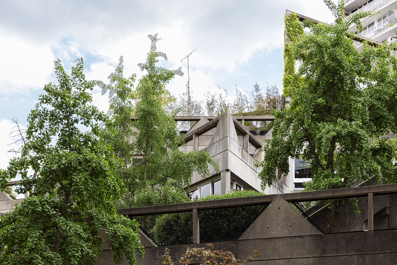 Exterior views of the &Eacute;toiles d&rsquo;Ivry