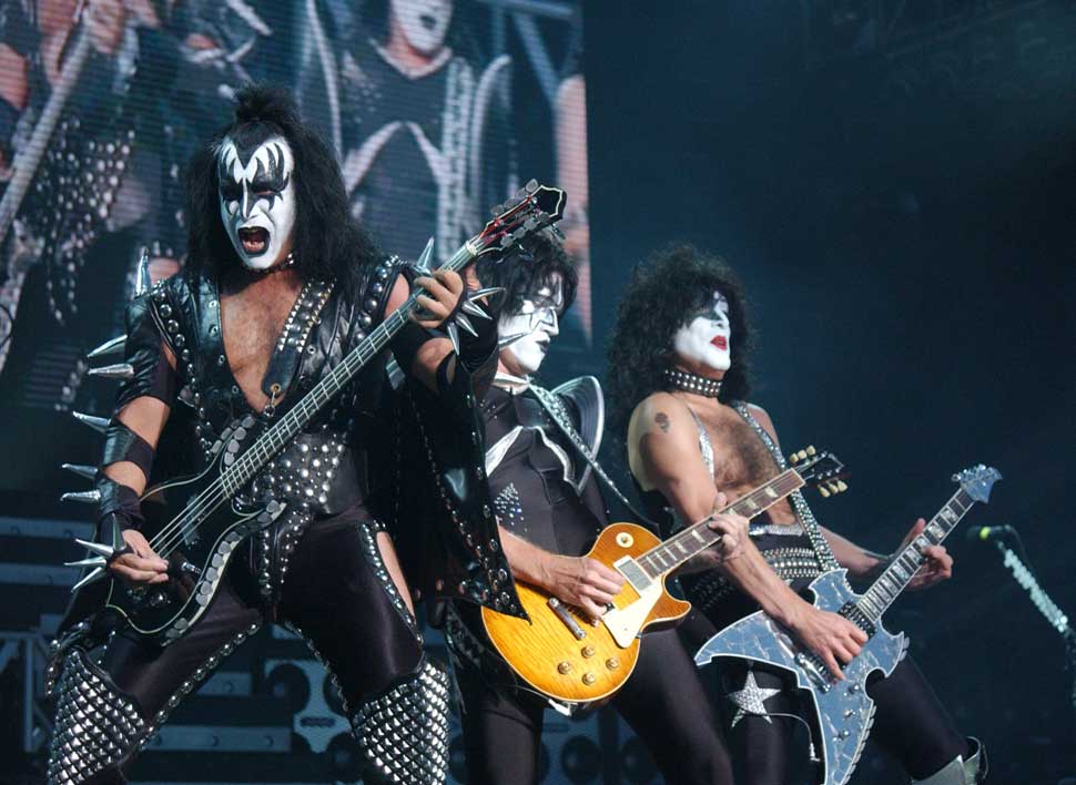 Kiss onstage in 2003
