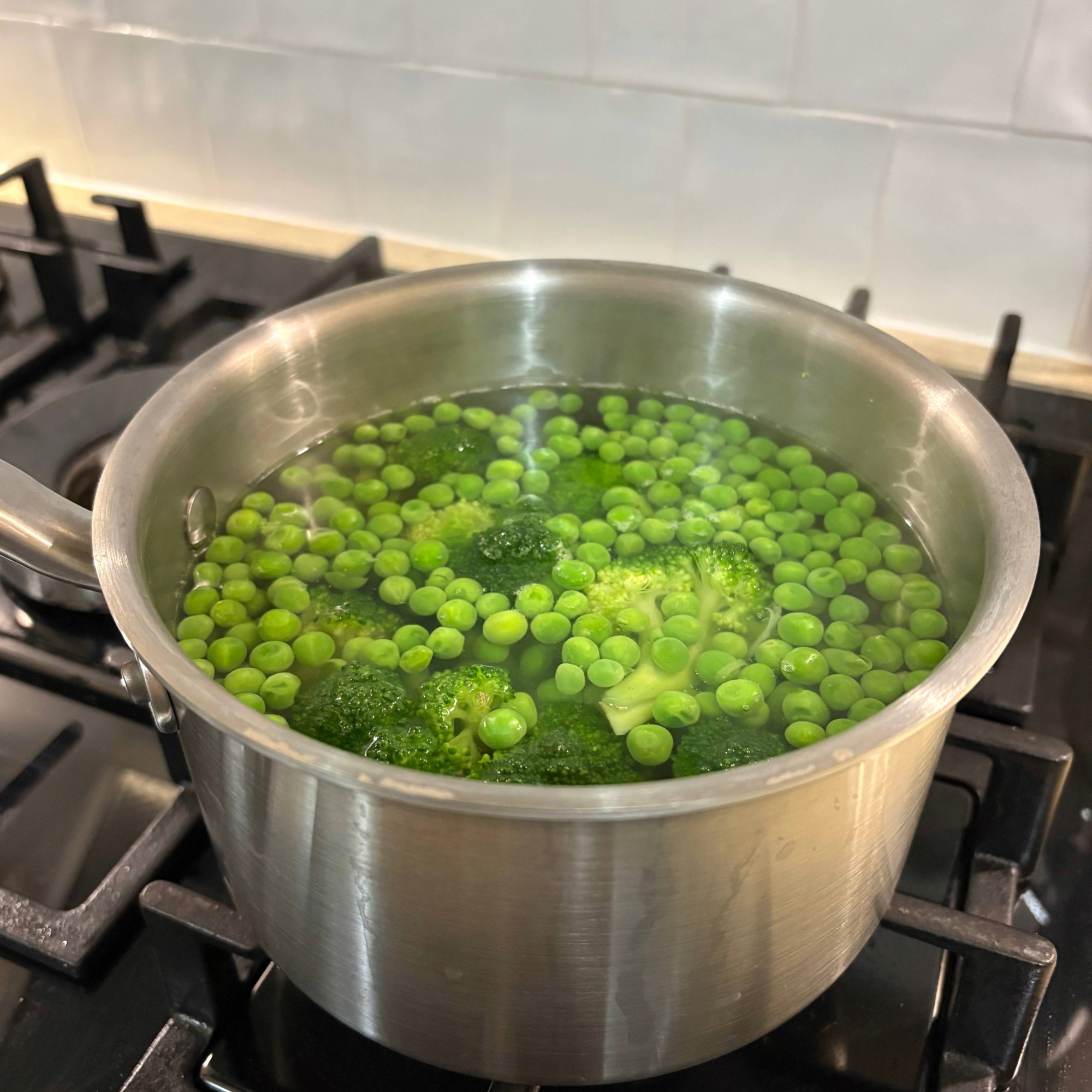 Testing the 'Made In' Stainless Steel Cookware Set at home