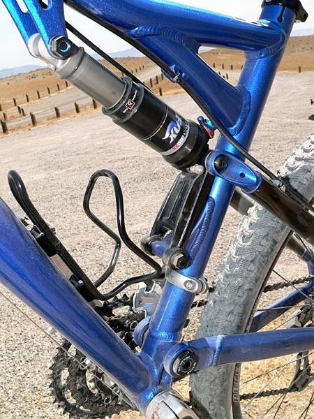 The HiFi Pro uses a tidy-looking, bearing-equipped linkage to drive the Fox RP23 rear shock.